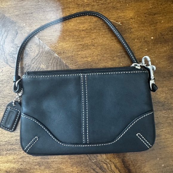 COACH Vintage Black Leather Zip Top Wristlet/Clutch with Contrast Stitching - Picture 4 of 6